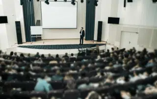 Sonorisation Conférence Ampithéatre - CGMEDIA